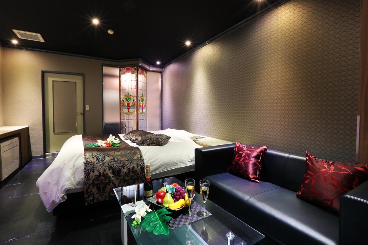 Hotel Bijou (Adults Only) Окаяма Экстерьер фото