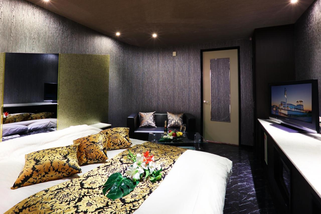 Hotel Bijou (Adults Only) Окаяма Экстерьер фото